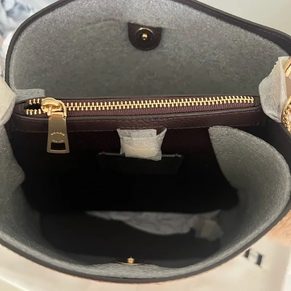 Coach Small Town Bucket Bag And Matching Wristlet - Picture 6 of 13